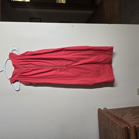 Elegant Red Sleeveless Dress - Picture 2 of 6